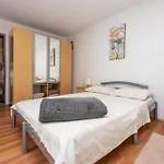 Dom Apartment
