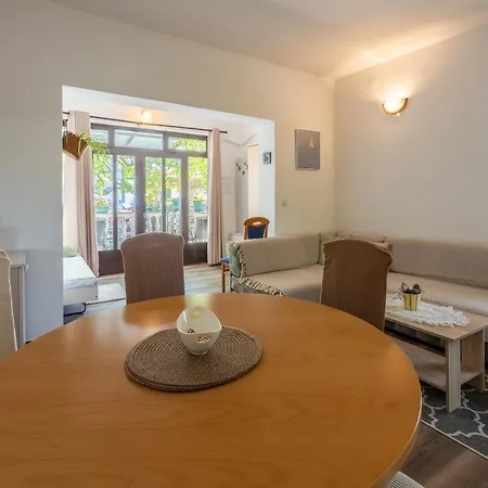 Dom With 2 Terrace & Free Parking Apartmán Jadranovo