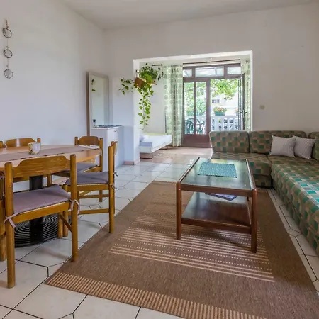 Dom Apartman